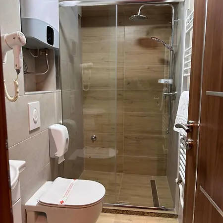 Pansion Zlatna Zita 3*